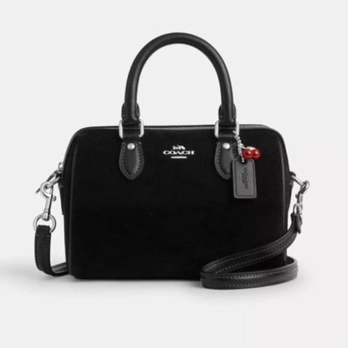 حقيبة كوتش ميني روان مخمل مع تشارم كرزة فوري