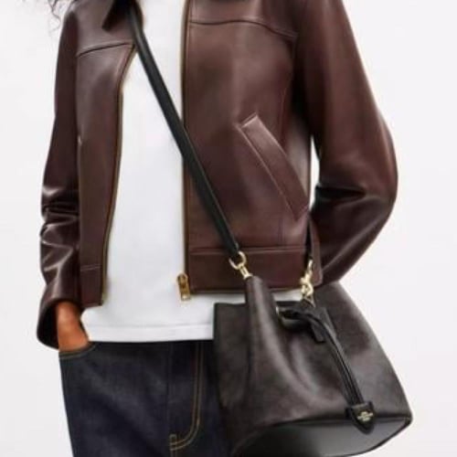 حقيبة كوتش روان بوكت تصل خلال ٢-٤ اسابيع