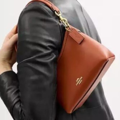 حقيبة كوتش لورل سمول تصل خلال ٢-٤ اسابيع