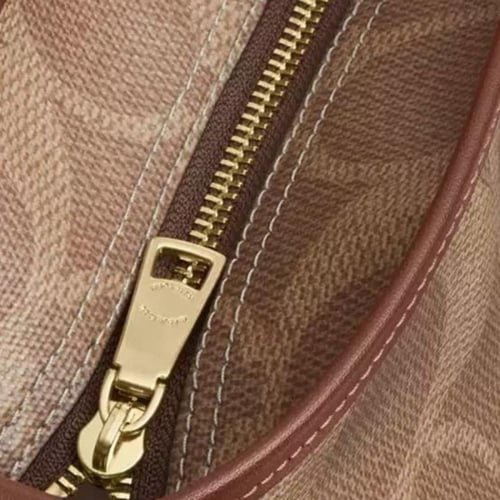 حقيبة كوتش لارج سيتي توت تصل خلال ٢-٤ اسابيع