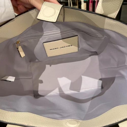 حقيبة مارك جاكبس توت تصل خلال ٢-٤ اسابيع