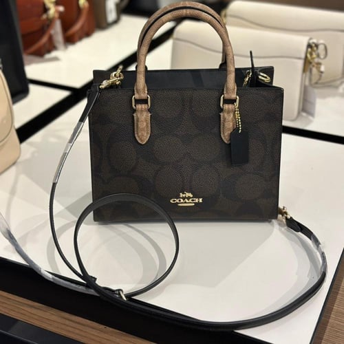 حقيبة كوتش ماجي سمول تصل خلال ٢-٤ اسابيع