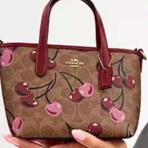 حقيبة كوتش ميني سيتي توت تشيري فوري | Coach Mini C...