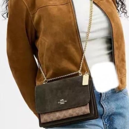 حقيبة كوتش كلير مخمل تصل خلال ٢-٤ اسابيع