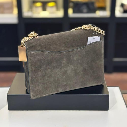 حقيبة كوتش كلير مخمل تصل خلال ٢-٤ اسابيع