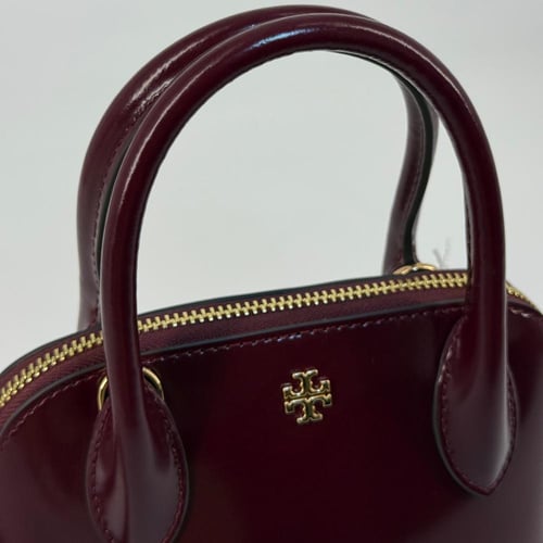 حقيبة توري بورش ايمرسون دوم لماع عنابي فوري | Tory...