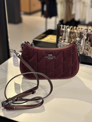 حقيبة كوتش تيري تصل خلال ٢-٤ اسابيع