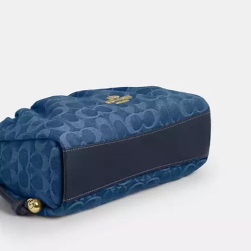 حقيبة كوتش فاي كتف سيغنتشر دنيم تصل خلال ٢-٤ أسابي...