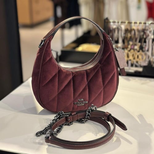 حقيبة كوتش ميني كارمن مخمل عنابي فوري | Coach Mini...