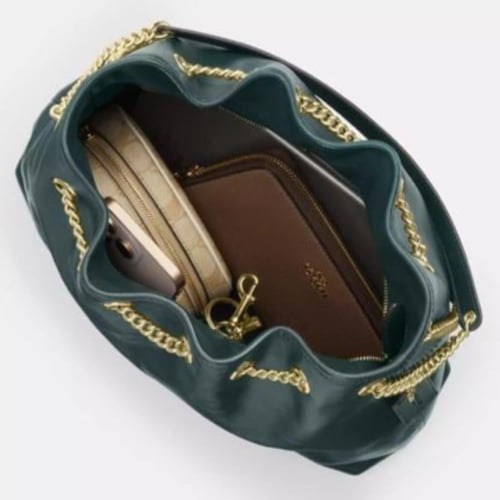 حقيبة كوتش ايڤلن تصل خلال ٢-٤ أسابيع