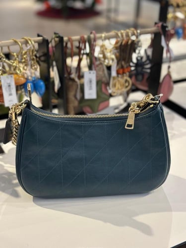 حقيبة كوتش تيري تصل خلال ٢-٤ أسابيع Teri Shoulder...