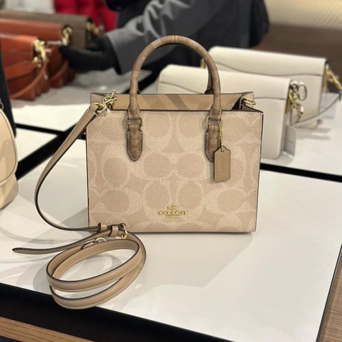 حقيبة كوتش ماجي سمول تصل خلال ٢-٤ اسابيع