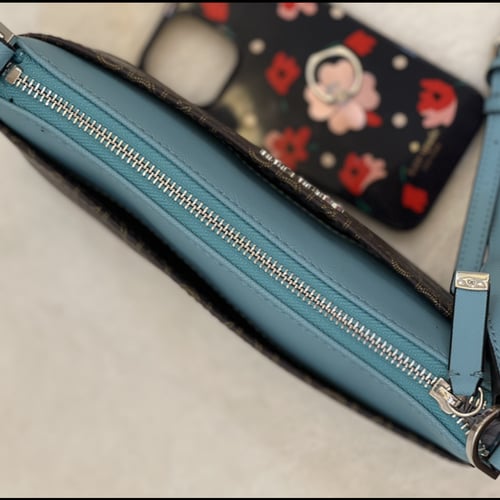 حقيبة كالفين كلاين تسليم فوري