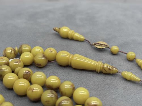 مكتبية لون مميز