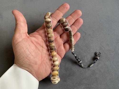 سبحة يونانية من قرن الغزال