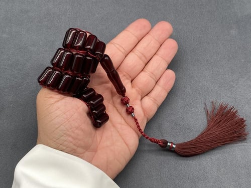 سبحة يونانية لون عنابي