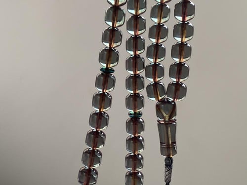 سبحة زعفراني حرباء تركوازي بني