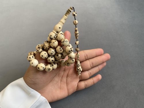 سبحة خشب الفاوانيا