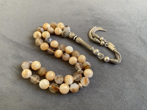 سبحة عقيق و صدف