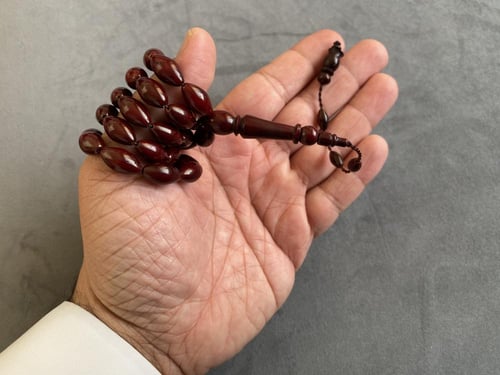 سبحة خشب الكوك لون عنابي