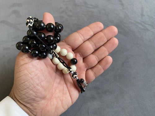 سبحة بلياردو أسود