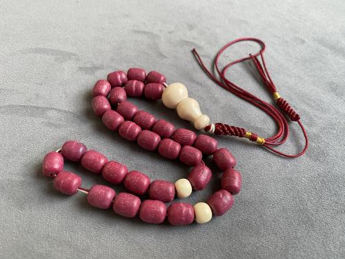 سبحة عنبر - لون عنابي