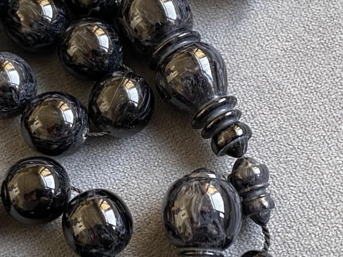 سبحة الليله الغائمة