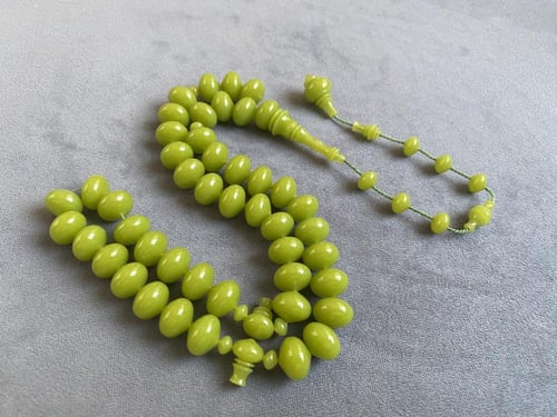 بكلايت ذروي اخضر عشبي