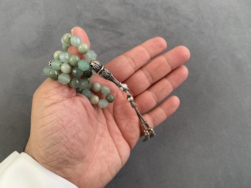 سبحة أحجار طبيعية