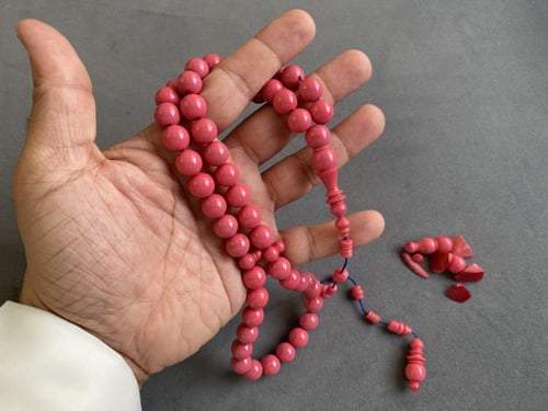 سبحة من كرة مسكي ألماني قديم احمر