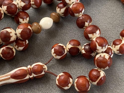 عظم جمل و خشب ورد