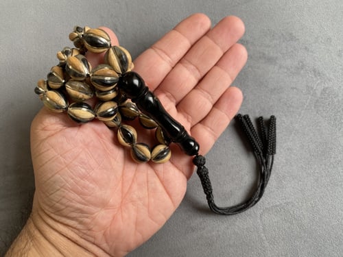 سبحة قفص فضة مطعّمة يسر أبيض و ترسة