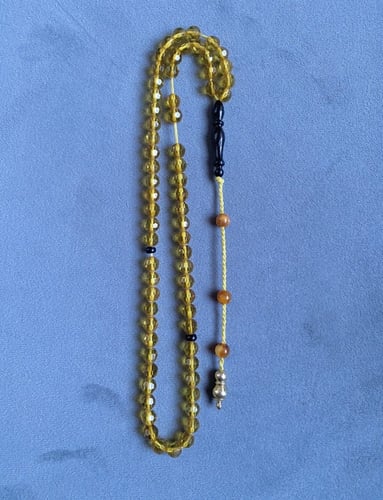 سبحة كهرمان و يسر