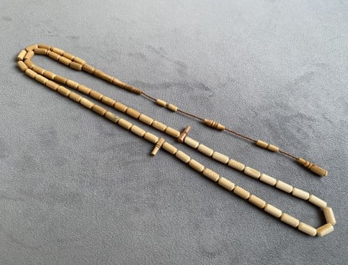 سبحة ناعمة من الماموث المنقرض لون مدرج