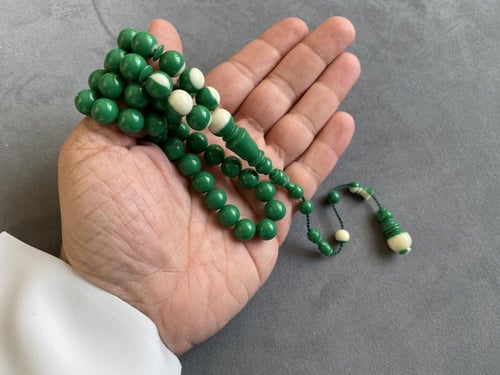 سبحة بلياردو أخضر