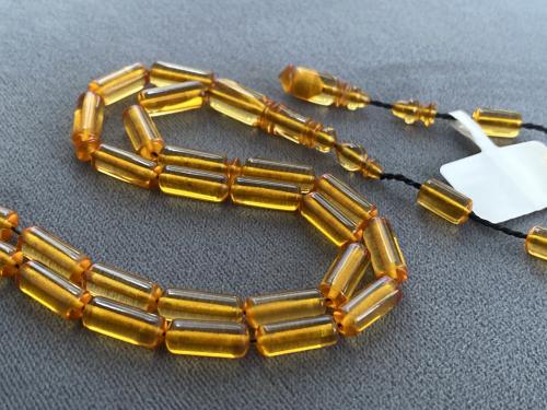 بكلايت قديم شفاف من بلاطه