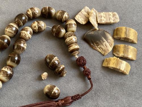 سبحة قلاليث فرنسي قديم من عصي