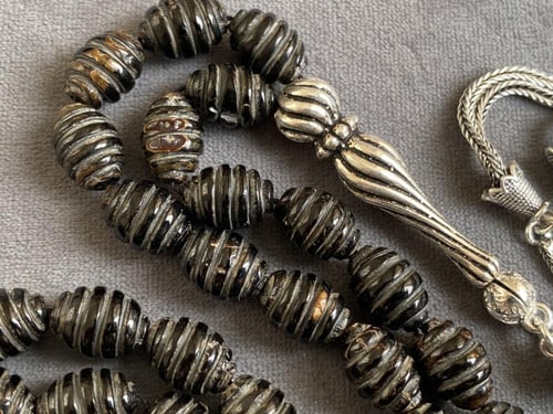 سبحة يسر منحوت و فضة