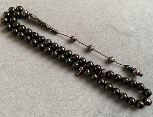 سبحة يسر بطقم مطعم بالفضة و الياقوت