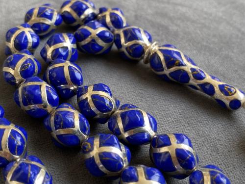 سبحة حجر لازورد بقفص فضة