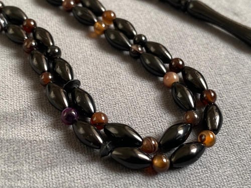 سبحة تصميم أحجار