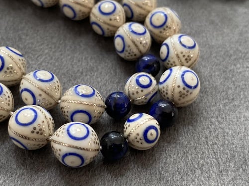 عاج فيل مطعّم فضة و لازورد