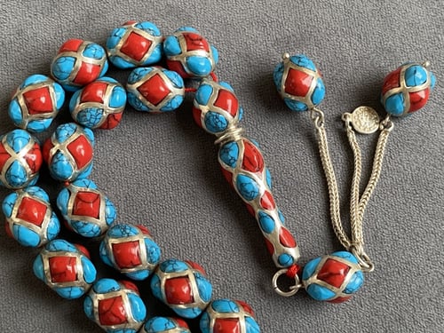 قفص فضة بأحجار الفيروز الأمريكي الأحمر و الأزرق