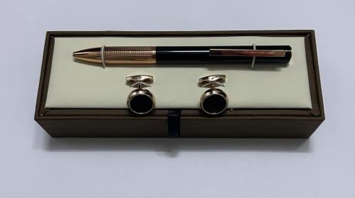 A set of a pen and cufflinks