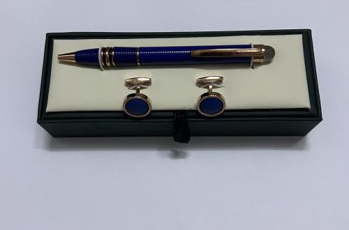 A pen and cufflink set: a touch of luxurious elega...