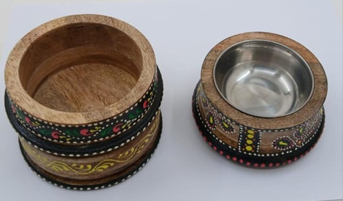 مبخرة هندية مع علبة