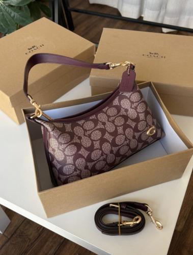 شنطة كوتش COACH