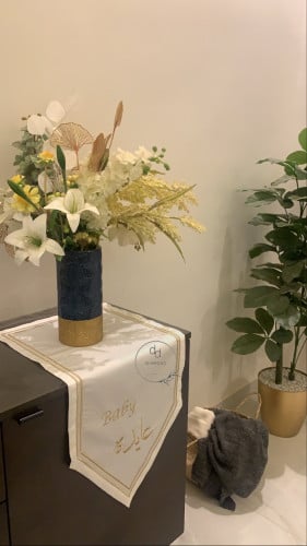 مفرش كتان اوف وايت مطرز حسب طلبكم