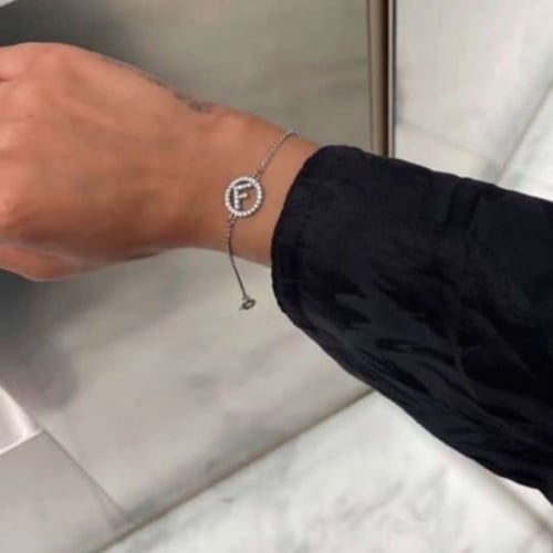 اسوارة Fendi