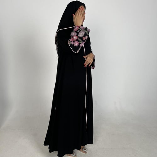 عبايه ورد ملون